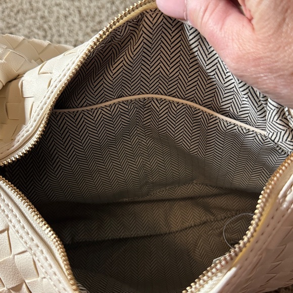 Urban Expressions Ivory Woven Hobo Shoulder Bag Purse NWT - Picture 4 of 6